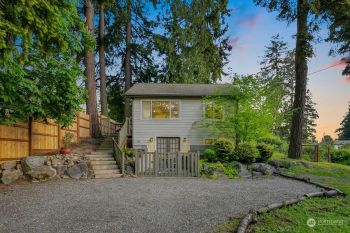 1021 S 124th Street , Seattle, WA 98168-2257