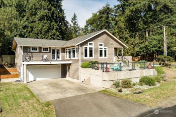 1445 Manor Way , Freeland, WA 98249