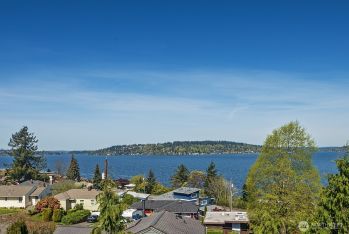 8536 S 114th Street , Seattle, WA 98178