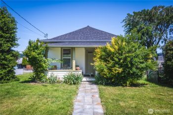 1612 7th Street , Anacortes, WA 98221