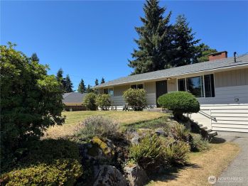22720 90th Avenue W, Edmonds, WA 98026-8237