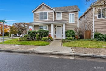 702 La Grande Boulevard , Puyallup, WA 98373