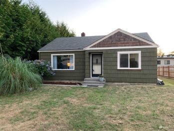 477 NE Kettle Street , Oak Harbor, WA 98277