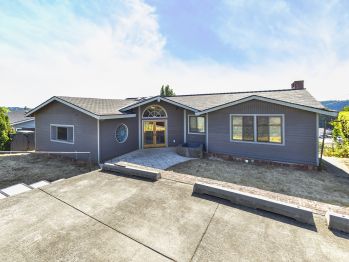 1320 N Fir Street , Tacoma, WA 98406