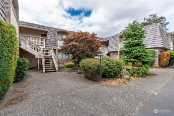 1199 SE 9th Avenue #301, Oak Harbor, WA 98277