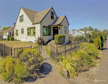 703 High Avenue , Bremerton, WA 98337