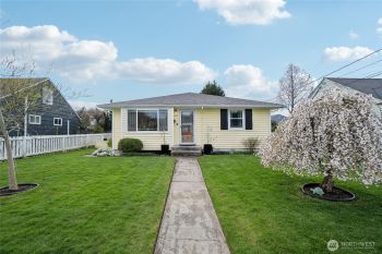 642 N Rochester Street , Tacoma, WA 98406