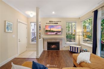 25025 SE Klahanie Boulevard #F101, Sammamish, WA 98029