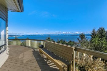 1395 Crestview Drive , Camano Island, WA 98282