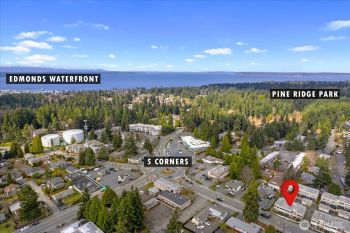 8225 212th Street SW ##302, Edmonds, WA 98026
