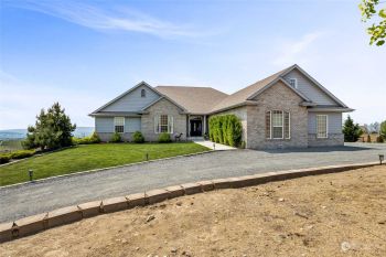 9400 Roza Hill Drive , Yakima, WA 98901