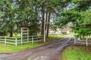 340 W Sleeper Road , Oak Harbor, WA 98277