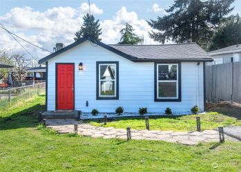 11822 25th Avenue S, Seattle, WA 98168