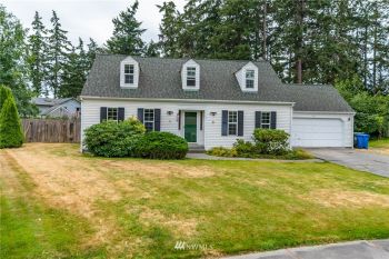1565 SW Putnam Street , Oak Harbor, WA 98277