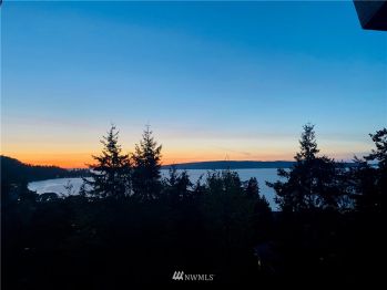 105 Vista Del Mar Street , Camano Island, WA 98282