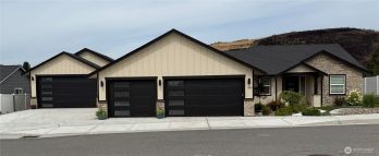 928 N Newport Loop , East Wenatchee, WA 98802