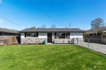 210 3rd Ave SW , Pacific, WA 98047