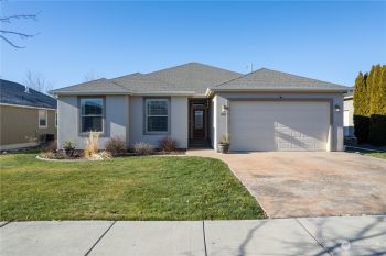 610 Torrey Pines Drive , Moses Lake, WA 98837