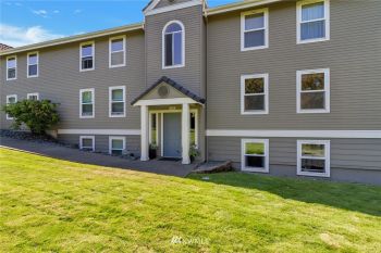 625 N Jackson Avenue #D12, Tacoma, WA 98406