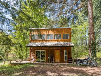 45 W Lynn Drive , Camano Island, WA 98282