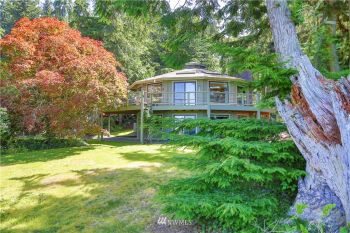 4500 Smugglers Cove Road , Freeland, WA 98249