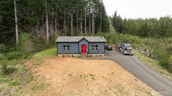 1955 US Hwy 101 , Hoquiam, WA 98550