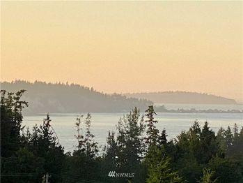 2084 Old Gardiner Road , Sequim, WA 98382