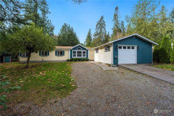 1359 Lakewood Drive , Camano Island, WA 98282