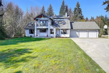 638 Michael Way , Camano Island, WA 98282