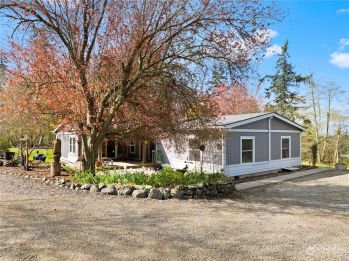 965 E Crescent Harbor Road , Oak Harbor, WA 98277-8604