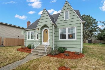 210 Gove Street , Steilacoom, WA 98388
