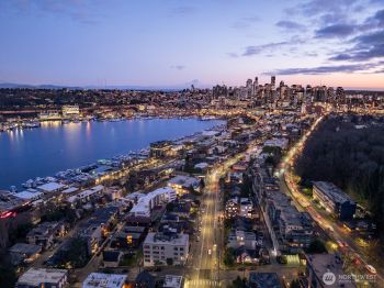 2009 A Dexter Avenue N, Seattle, WA 98109