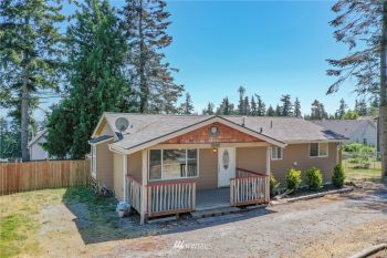 1045 Cascade Lane , Camano Island, WA 98282