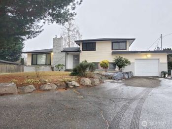 12203 16th Avenue S, Seattle, WA 98168-2272