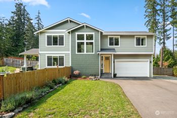 88 S Sunset Dr , Camano Island, WA 98282
