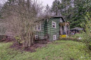 472 S Sunset Drive , Camano Island, WA 98282