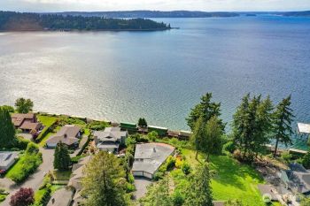 612 1st Street , Steilacoom, WA 98388