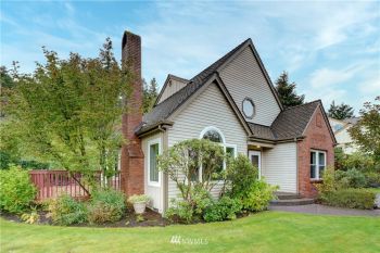 5712 48th Street W, University Place, WA 98467