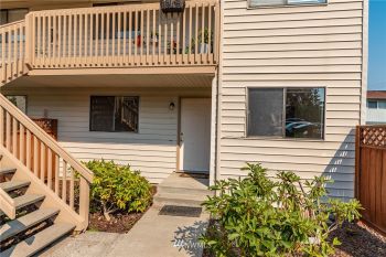 325 NE Kettle Street #110, Oak Harbor, WA 98277