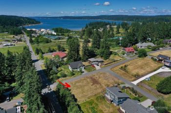 7 Chris Mar Lane , Freeland, WA 98249