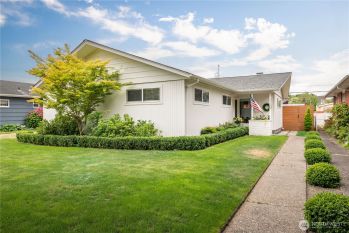 1129 18th , Longview, WA 98632