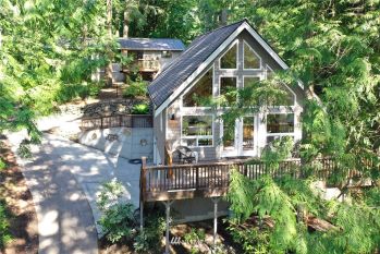 8478 Hansen Road NE, Bainbridge Island, WA 98110