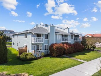 3120 R Avenue #3, Anacortes, WA 98221-3889