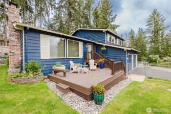 4500 NW Cascade Street , Silverdale, WA 98383
