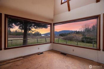 6571 West Shore Drive , Anacortes, WA 98221
