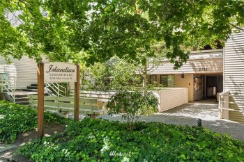 3055 80th Ave SE #101, Mercer Island, WA 98040
