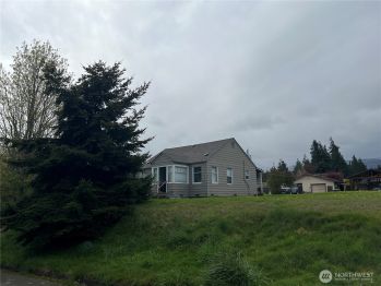 1312 Columbia Street , Port Angeles, WA 98362