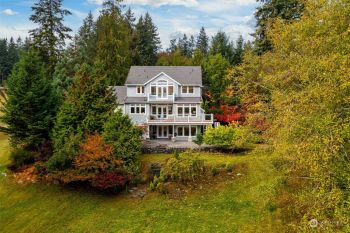 151 Island Boulevard , Fox Island, WA 98333