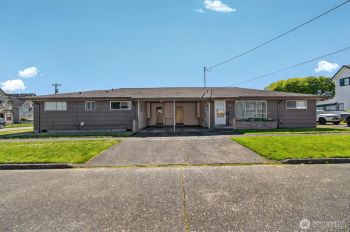 601 S 4th Avenue , Kelso, WA 98626