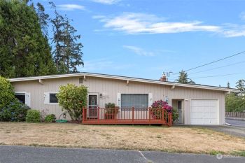 1425 NE 8th Avenue , Oak Harbor, WA 98277